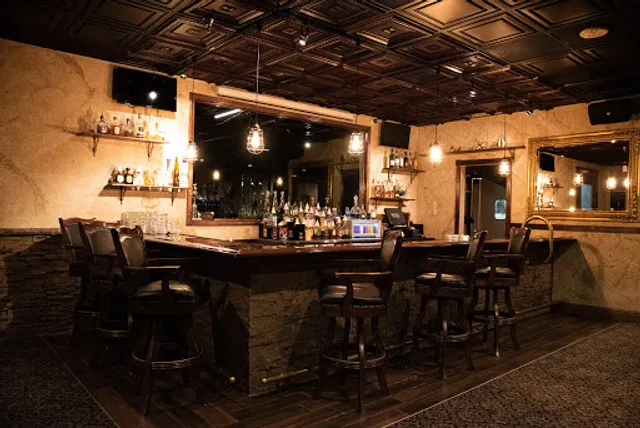 Monroe's Of Palm Beach