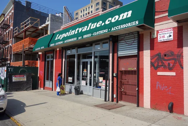 Le Point Value Thrift