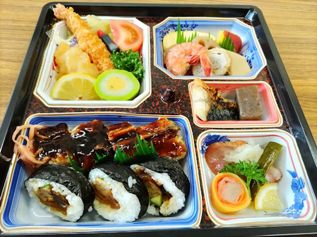 割烹仕出し料理 よこた 本店