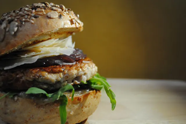 Parini Illegal Burger