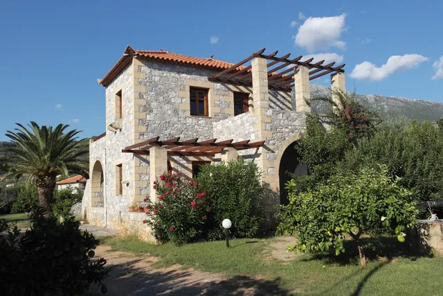 Stoupas Paradise Complex