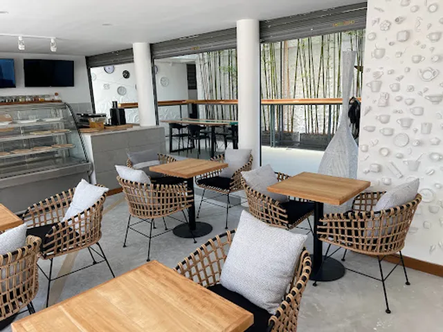 Coffee Connextions Cafe & Rooms