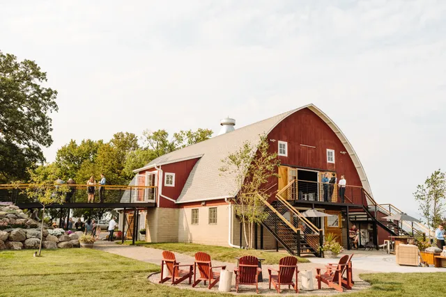 South Glen Farm Wedding & Event Venue