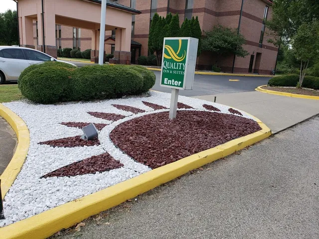 Quality Inn & Suites Sellersburg - Louisville Area