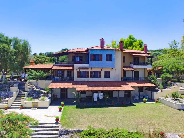 Kiparissi Villa