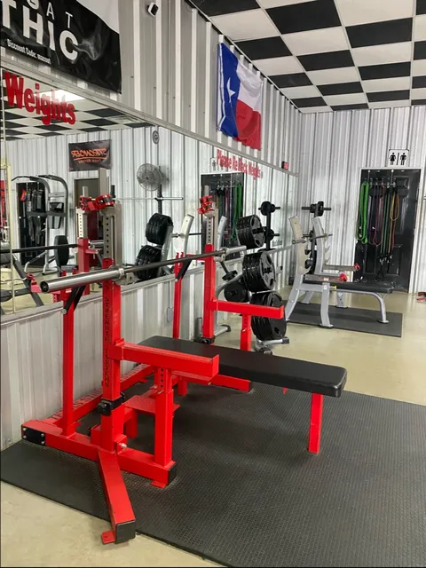 MaxOut Strength & Fitness