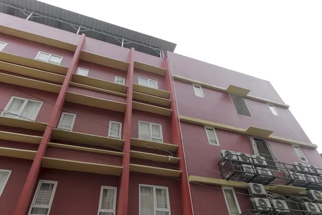 RedDoorz Plus near Galaxy Bekasi