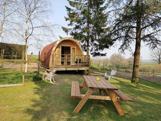 Gite insolite La Cabane et Le petit logis Au coeur de la Nature