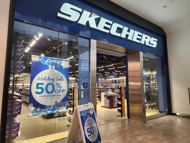 SKECHERS Warehouse Outlet