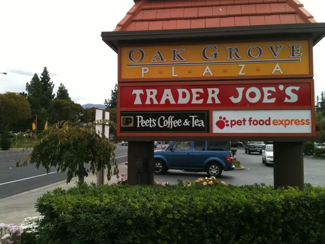 Oak Grove Plaza