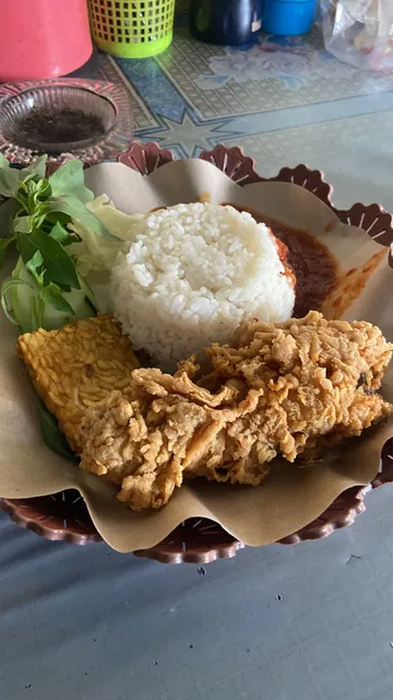 Belut crispy Lalapan Sambal Sunda