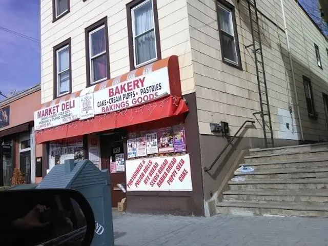 Market Deli & Bakery