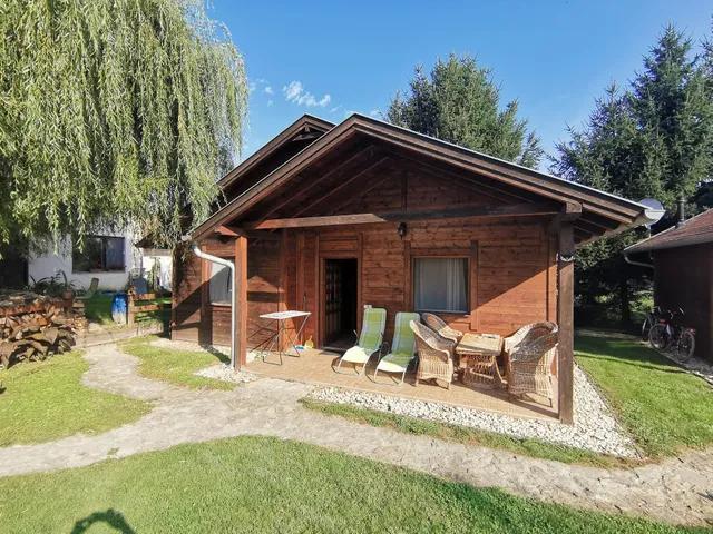 Barátságos Faházak