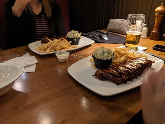 Bâton Rouge Grillhouse & Bar