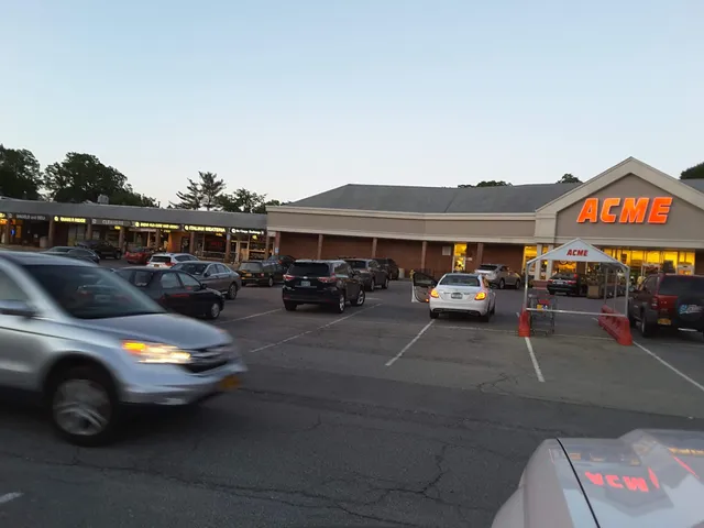 Quaker Ridge Shopping Center