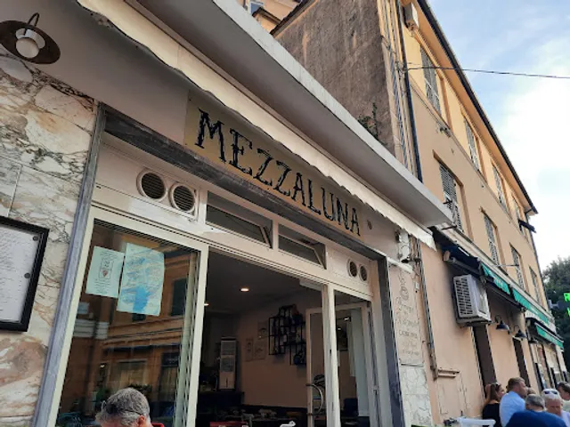 Mezzaluna