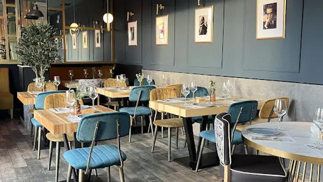 La Mafia se sienta a la mesa