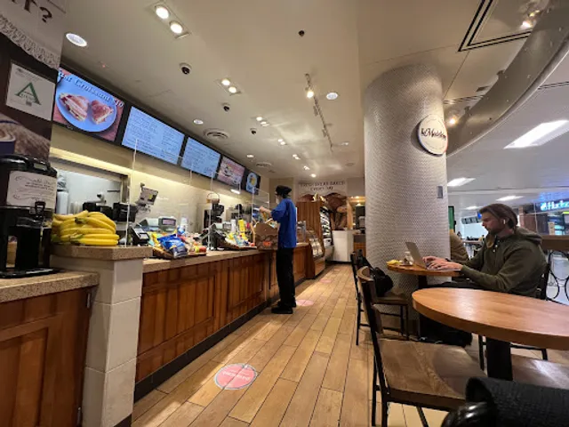 la Madeleine Country French Cafe