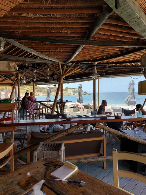 Mavro Lithari Beach Bar