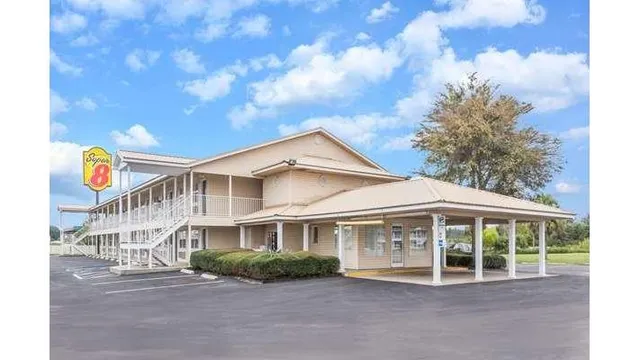 Super 8 by Wyndham Madison