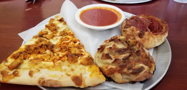 La Casa Italian Restaurant & Pizzeria