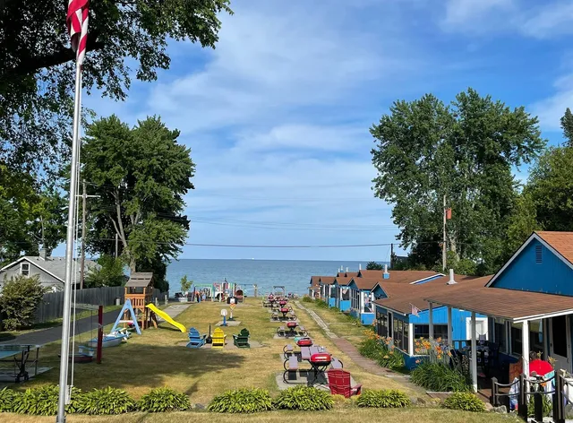 Lusky's Lakefront Resort