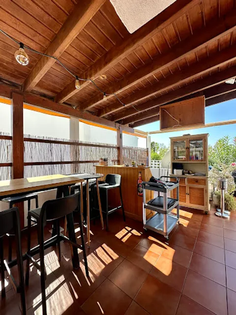 Delaneys Cafe and Bar