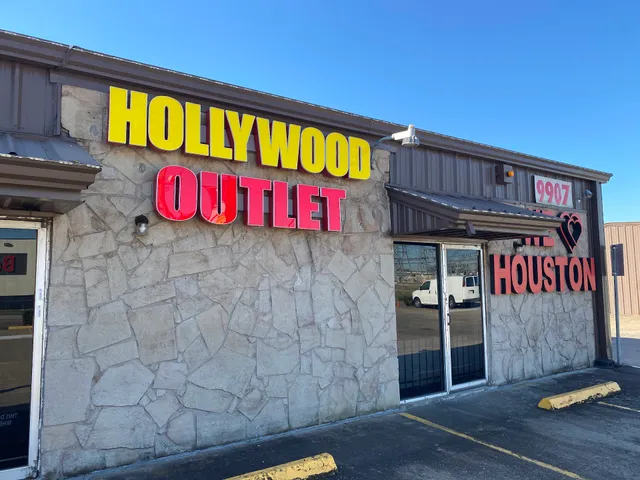 Hollywood Furniture Outlet & Home Decore