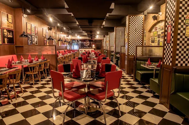 Tomato's Restaurant (Pure Veg)