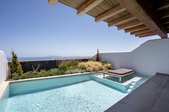 NĒRO Boutique Hotel