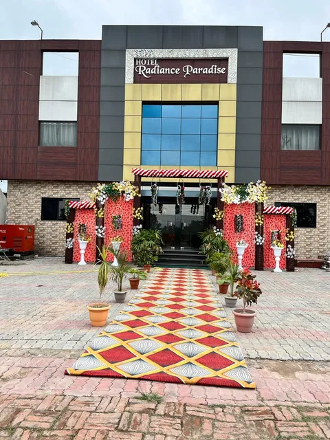 Hotel Radiance Paradise