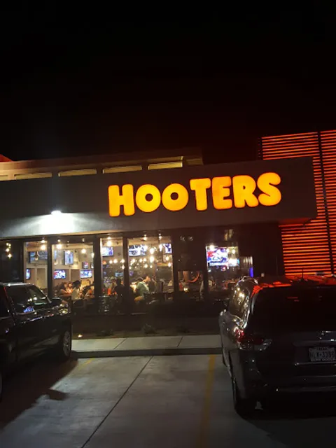Hooters