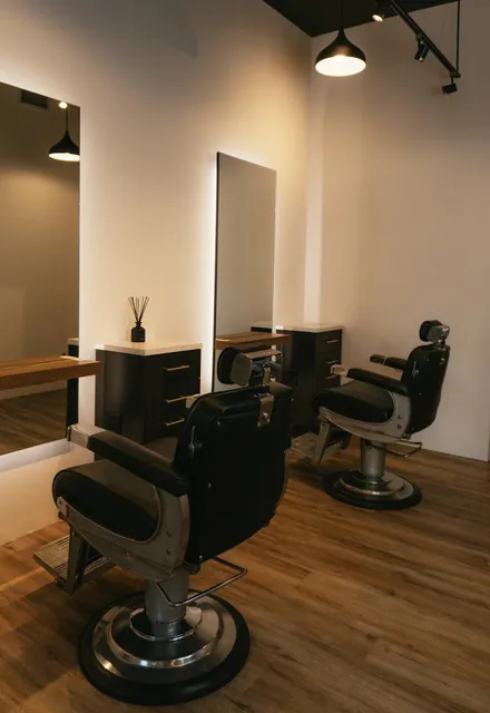 Groom House -- Salon for Men