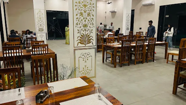 Paras resort food