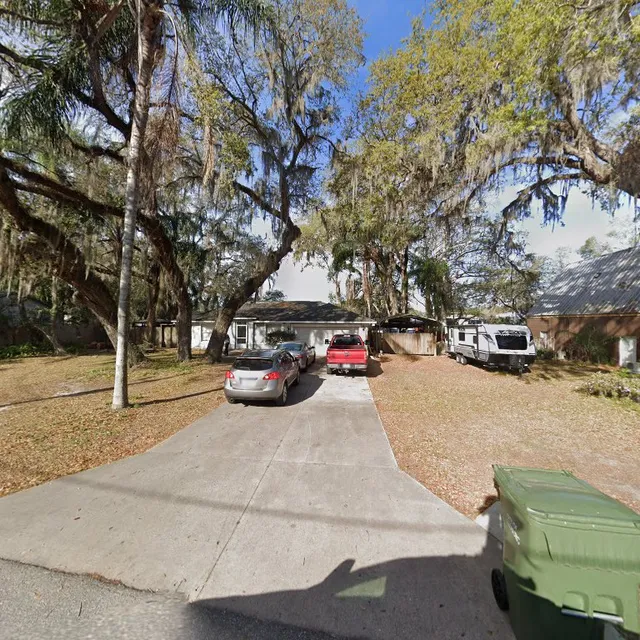 Lake Triple Js bar and grill