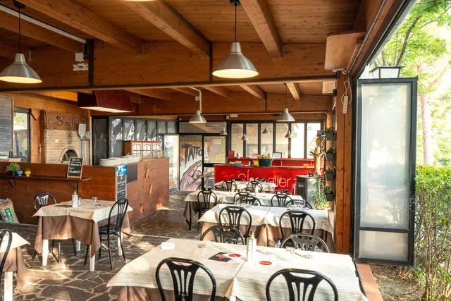 Ristorante Pizzeria Smaller