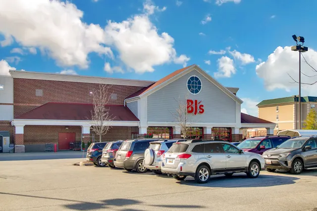 First Colony Shopping Center