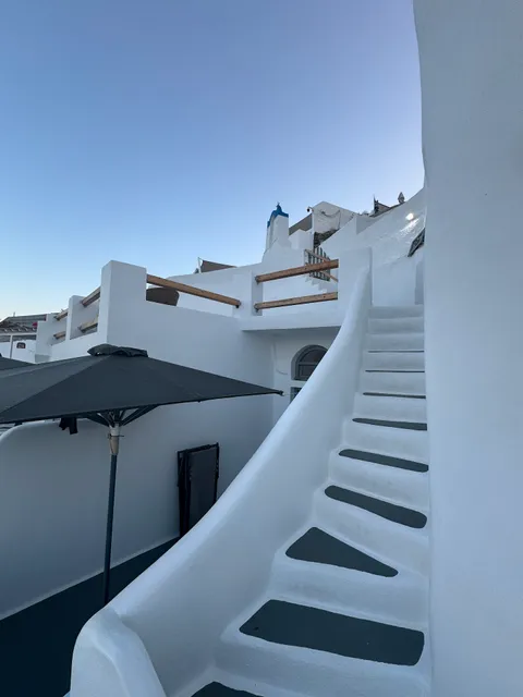 Lioyerma Windmill Villa & Pool Santorini