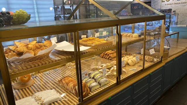 Love A Loaf Bakery & Cafe ( Solaria Square Bayan Lepas )