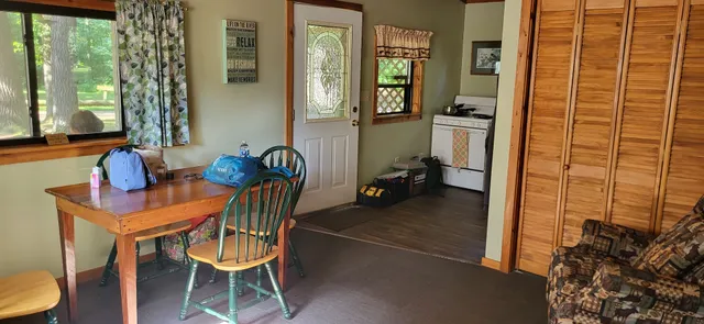 Old Log Resort & Campground