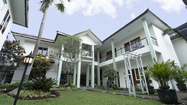 Aleyra Hotel and Villa's Garut