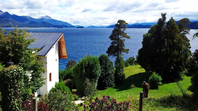 La Sirenuse Lake Suites