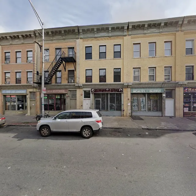 Sweets 4 Miles Bakery, Chef Monique