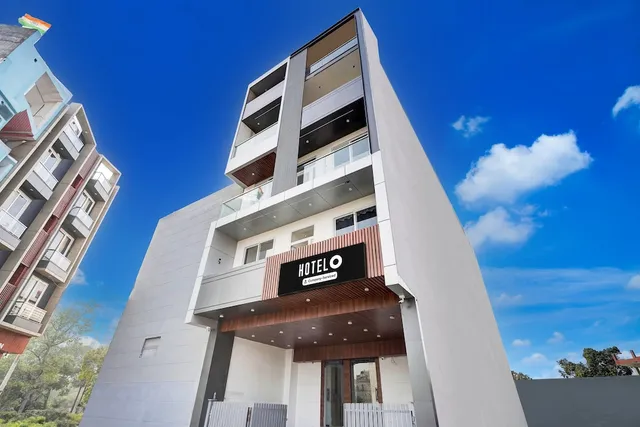 Collection O Surajpur Chowk Greater Noida