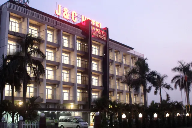 J&C Hotel