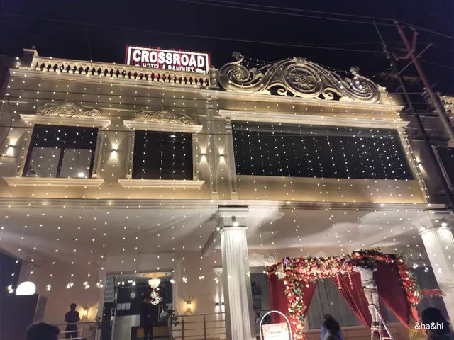 Hotel Crossroad - Lucknow
