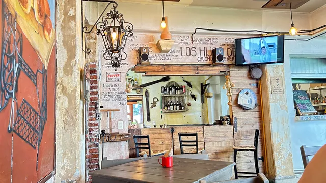 Casa Fresco Restaurante & Hostal