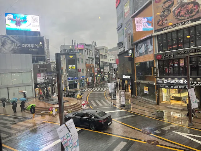 BBQ Olive Chicken Cafe