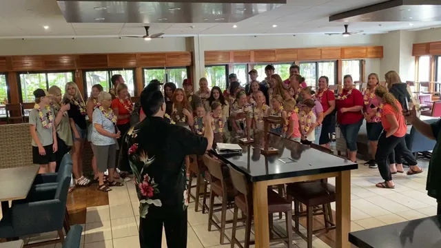 Leis of Hawaii Airport Lei Greeting