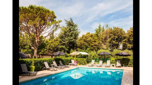 Le Petit Manoir Hôtel Provence Logis